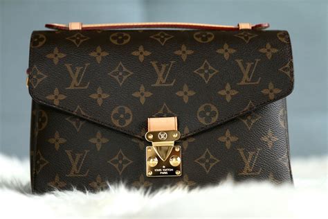 louis vuitton pochette metis price in dubai